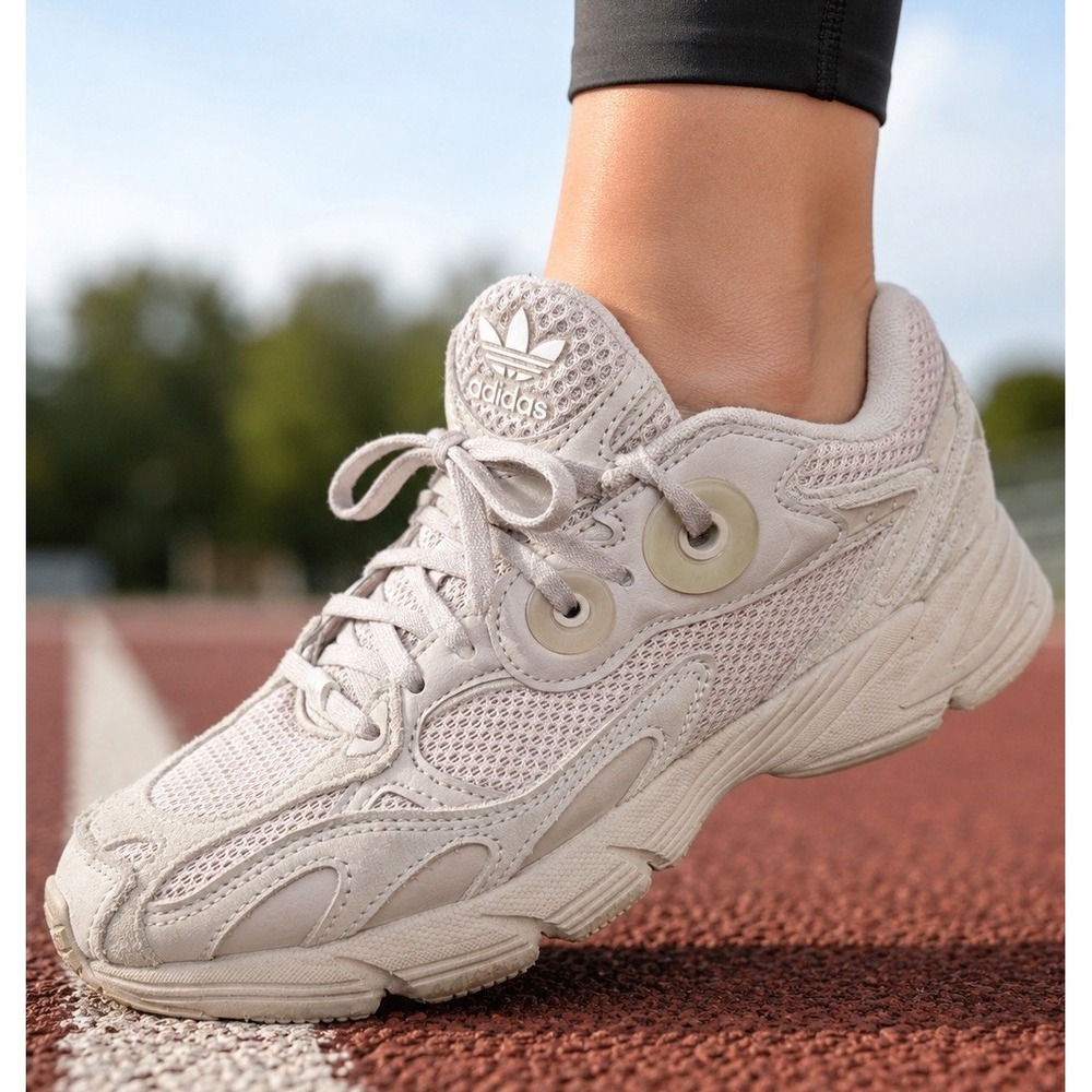 Adidas Astir SN Womens Size 7.5 Wonder Taupe Sneaker Running Shoes FZ6506 Tan EU